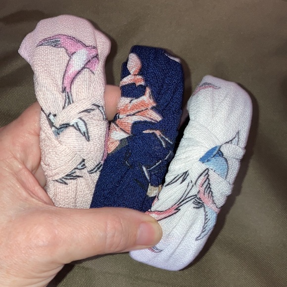 ๐HAIR Accessories๐ - Picture 17 of 17